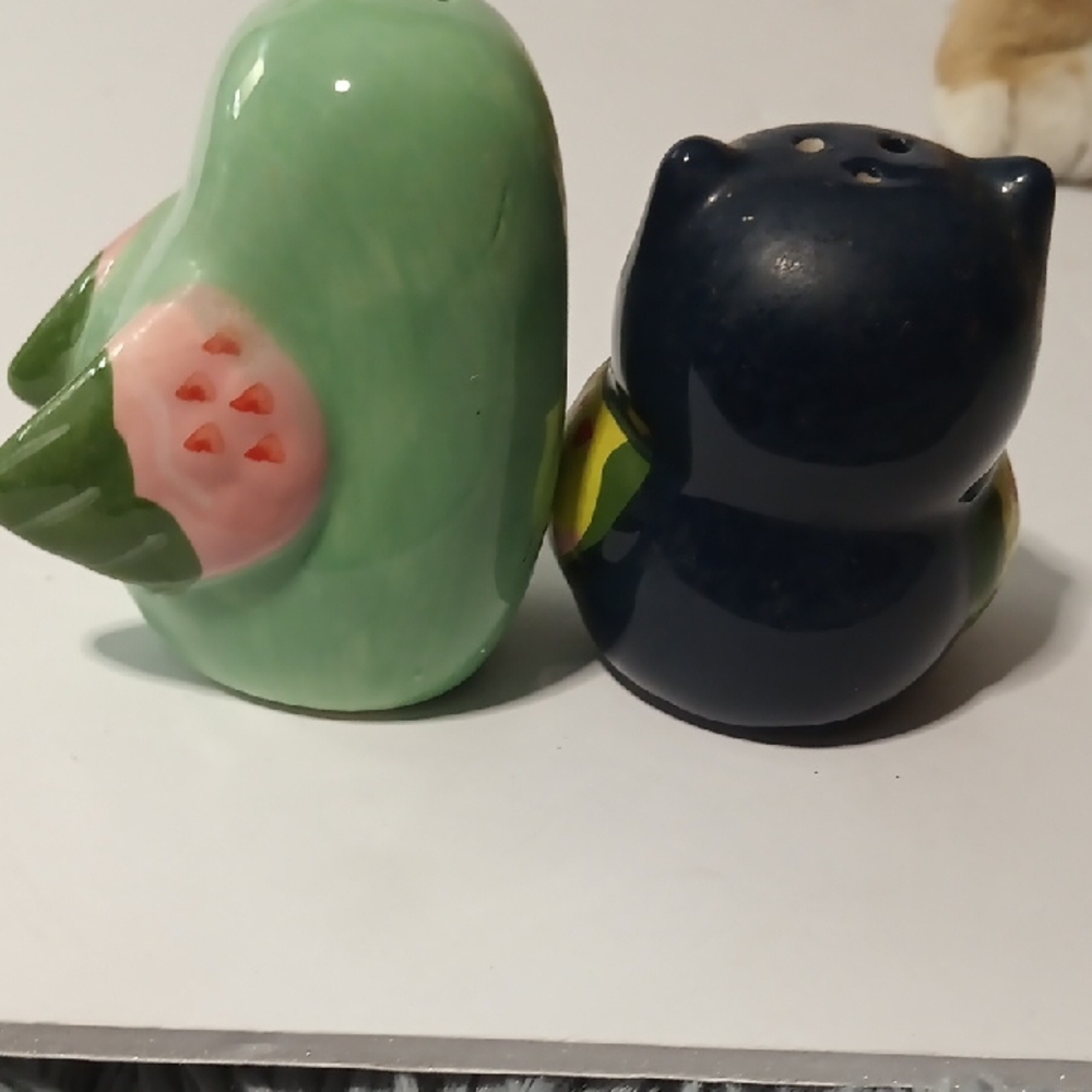 Source Unknown Colorful Owl Salt and Pepper Shakers - Picture 4 of 5
